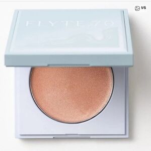 Flyte 70 Glow Back Creme Powder Highlighter In The Glamorus Life NIB Illuminator